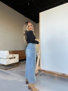 Denim Long Skirt Outfit, Denim Skirt Outfit Fall, Long Denim Skirt Outfit, East Coast Fashion, Midi Denim Skirt, Denim Skirt Outfits, Long Skirt Outfits, Maxi Outfits, Long Denim Skirt