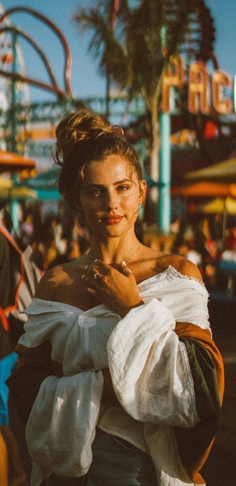 Brooke Bush [irtr] | #fashion #outfit #beautiful #pretty Brooke Bush, Michele Alves, Pics Inspo, Cheat Sheet, Fashion Outfit, Beautiful Woman, Picture Ideas, Brown Hair, Beauty Women