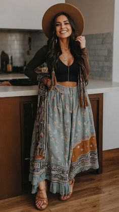 Boho Outfits Jeans, Spiritual Outfit Boho Style, Mediterranean Style Outfit, Boho Inspired Outfits, Boho Fall Outfits, Bohemian Outfits, Long Sleeve Outfit, Plus Size Boho, Long Sleeve Outfits