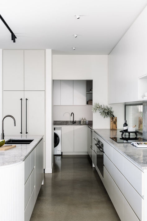 Featuring a duo of Laminex neutrals - Ghostgum and Sarsen Grey - and accented by Surround by Laminex Scallop 22.5 in Natural White, this home takes advantage of abundant natural light, with additional windows and open spaces letting the sun shine through. Architecture: Drawing Room Architecture Build: DC Building Styling: Belle Bright Project Photographer: Marine Hawson Laminex Kitchen, Pendant Lighting Living, Room Architecture, Stunning Homes, Passive Solar Design, 2024 Ideas, Solar Design, Bedroom Fireplace, Melbourne House