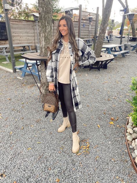 Shacket With Leather Leggings, Flannel With Leather Leggings, Plaid And Leather Outfit, Faux Leather Leggings With Chelsea Boots, Faux Leather Leggings And Chelsea Boots, Leather Leggings Chelsea Boots Outfit, Cute Rainy Day Outfit Winter, Shacket With Leggings, Rainy Day Outfits Fall