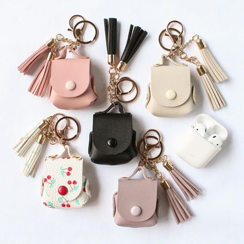 Polaroid Display, Pochette Diy, Cases For Airpods, Leather Wallet Design, Travel Tin Candles, Airpod Cases, Phone Straps, Free Monogram, Airpods Cases