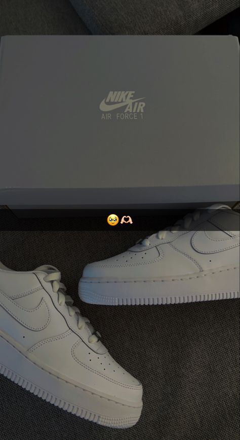 Fake Shoe Snaps, Nike Shoes Snap, Shopping Fake Snap, Snap Fake, Fake Clothes, Faux Snap, Fake Shoes, Air Force 1 White, Football Shop