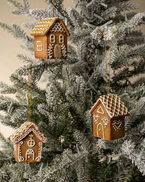 source. + fadedforest. - faded forest Gingerbread Themed Christmas Trees, Christmas Village Ornaments, Minimal Traditional Christmas Decor, Bakery Themed Christmas Tree, Nondenominational Holiday Decorations, Vintage Modern Christmas Tree, Historic Christmas Decorations, Neutral Gingerbread Christmas Decor, Ginger Bread Ornaments