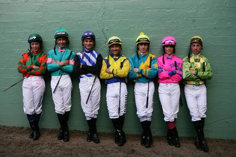 Their job description says they have to wear a helmet so they wear the brightest ones they can! Apparently they think it's cool to draw attention to your helmet! #WhyIWearAHelmet Jockey Outfit, Jockey Costume, Ky Derby, Derby Outfits, Run For The Roses, Thoroughbred Horse Racing, Belmont Stakes, Diy Kostüm, Sport Of Kings