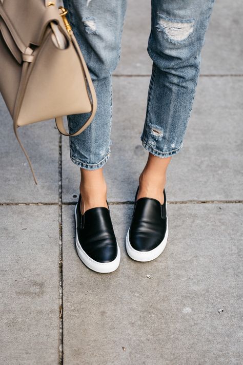 Slip On Trainers Outfit, Black Platform Sneakers Outfit, Slip On Shoes Outfit, Black Trainers Outfit, Black Slip On Sneakers Outfit, Black Vans Outfit, Black Casual Sneakers, Slip On Sneakers Women, Black Sneakers Outfit