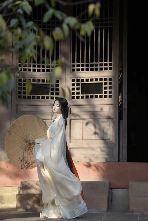 Ancient China Aesthetic, Hanfu Photoshoot, Chinese Aesthetic, Hanfu Dress, Chinese Art Girl, Chinese Clothing, Ancient China, 인물 사진, Chinese Culture