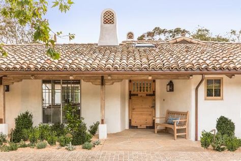 Spanish Style Bathrooms, Patina Farm, Mediterranean Mansion, Spanish Mediterranean, Malibu Home, Mediterranean Interior, Mediterranean Style Homes, Mediterranean Home Decor, Spanish Style Home