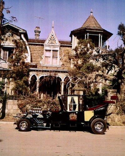 Munsters Car, Munsters House, Munsters Tv Show, Scifi Movies, The Munster, Cars Pictures, Mocking Bird, Tv Cars, To My Father