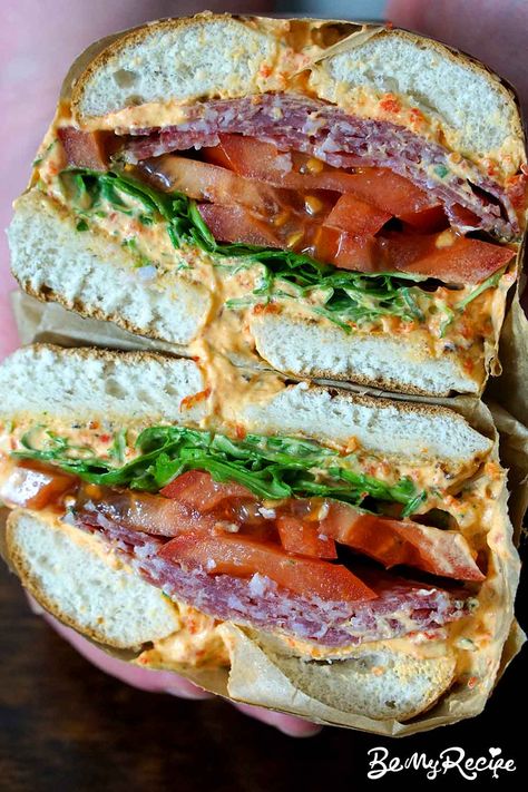 Salami Bagel, Bagel Sandwich Breakfast, Salami Sandwich Recipes, Bagel Sandwich Lunch, Bagels Sandwich, Bagel Fillings, Garlic And Herb Cream Cheese, Bagel Sandwich Ideas, Pepper Cream Cheese