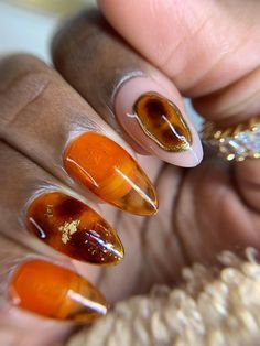 Elegant Autumn Nails, Fall Nails Almond Shape, Fall Nails Almond, Autumn Fall Nails, Classy Autumn, Nails Almond Shape, The Best Nails, Quartz Nails, Best Nails