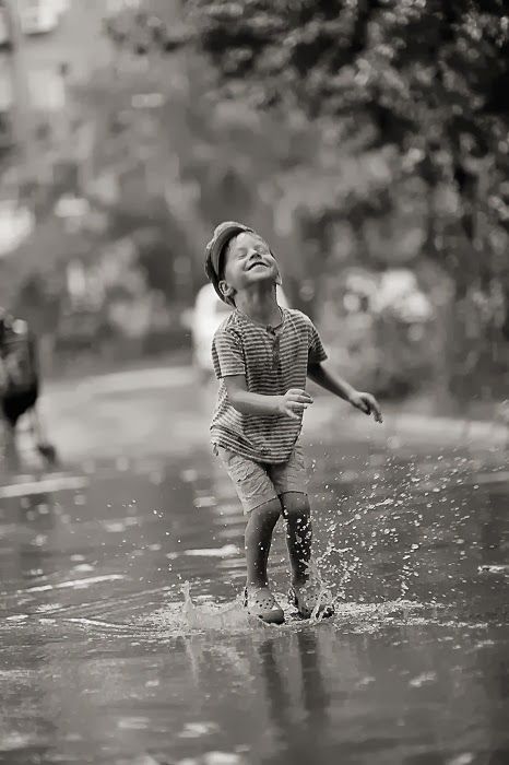 Photos that Speak, #nonverbal, #communication, MA Communication & new Journalism, Open University of Cyprus Peace Meditation, I Love Rain, Freedom Life, Love Rain, Singing In The Rain, On A Rainy Day, Foto Art, When It Rains, Photo Vintage