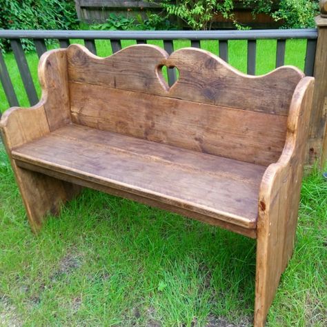 Old Wooden Benches Rustic, Simple Wood Bench, Timber Bench Seat, Furniture Remake, Outside Benches, Front Porch Bench, Rustic Wood Bench, Wooden Benches, Rustic Wooden Bench