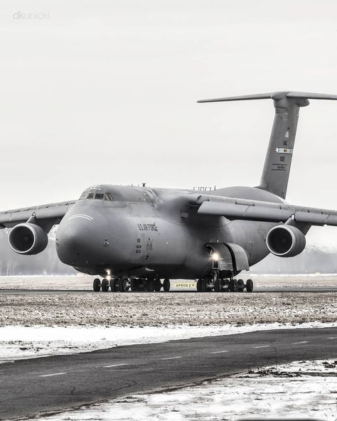 Super Heavy 😈  #c5 #lockheed #c5galaxy #supergalaxy #c5m #usairforce #usaf #usarmy #wro #epwr #epwrsuperbase #wroclawairport… C5 Galaxy, C 5 Galaxy, Wroclaw, Us Air Force, Fighter Planes, Us Army, Aircraft