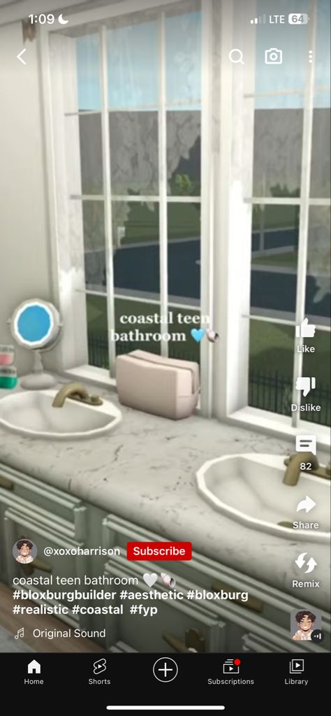 Coastal Blocksburg House Layout, Coastal Teen Bathroom Bloxburg, Bloxburg Beach House Bathroom Ideas, Bloxburg Coastal Backyard, Beachy Bloxburg House Exterior, Bloxburg House Ideas Beachy, Bloxburg Costal Exterior, Costal Bloxburg House Layout, Beach House Decor Bloxburg