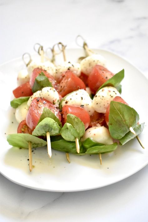 Ham & Cheese Egg Cups Eggs Cups, Salad Skewers, Caprese Salad Skewers, Brunch Appetizers, Isle Of Capri, Healthy Brunch, Measuring Ingredients, Simple Salad, Skewer Recipes