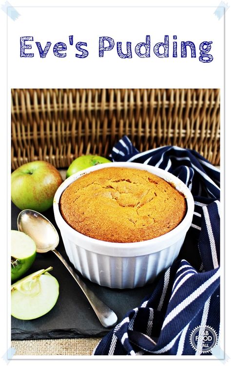 Eve's Pudding is a traditional British pudding made with stewed Bramley apples which are covered in a layer of vanilla flavoured sponge. Truly delicious and best served with custard or ice cream! #evespudding #applepudding #applepuddingrecipe #applepuddingdessert #bramleyapplerecipes #warmpuddingrecipescomfortfoods Bramley Apple Recipes, Eves Pudding, British Pudding, Interesting Cakes, British Cooking, Dessert Sans Gluten, Uk Food, Food Blogging, Budget Recipes