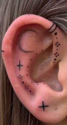 #BEAUTY, #RELATIONSHIPS #Fashion #Animals #Outfits #Winter Outfits #Animals Inside Of Ear Tattoo, Ear Tattoo Dots, Ear Lobe Tattoo, Tattoo Ear, Ear Tattoo Ideas, Ear Tattoos, Hand And Finger Tattoos, Mom Tattoos, Star Tattoos