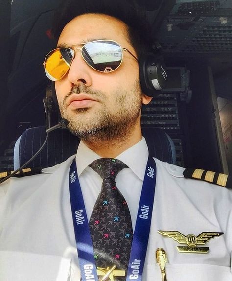 Pilot Aesthetic Male, Handsome Pilot, Pilot Aesthetic, Commercial Pilot, Pilots Aviation, Airplane Photography, English Phrases Idioms, Welcome Aboard, Indian Man