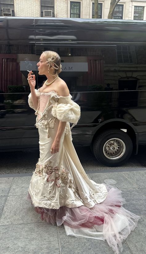 Chloë Sevigny, Dilara Findikoglu, Chloe Sevigny, Aesthetic Coquette, Alternative Wedding, Marie Antoinette, Costume Design, Couture Fashion, Desi