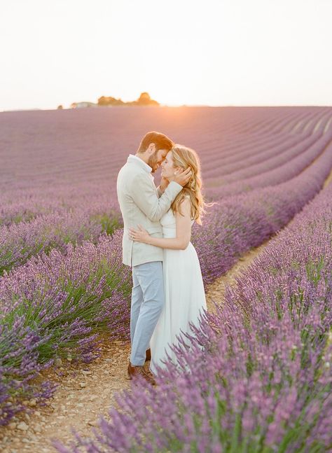 Dreamy Anniversary Session in Lavender Fields & Cobblestone Streets of Provence Lavender Engagement, Provence Lavender Fields, Lavender Fields Photography, Lavender Farm Wedding, Farm Engagement Photos, Vineyard Photography, Field Engagement Photos, Shooting Couple, Provence Lavender