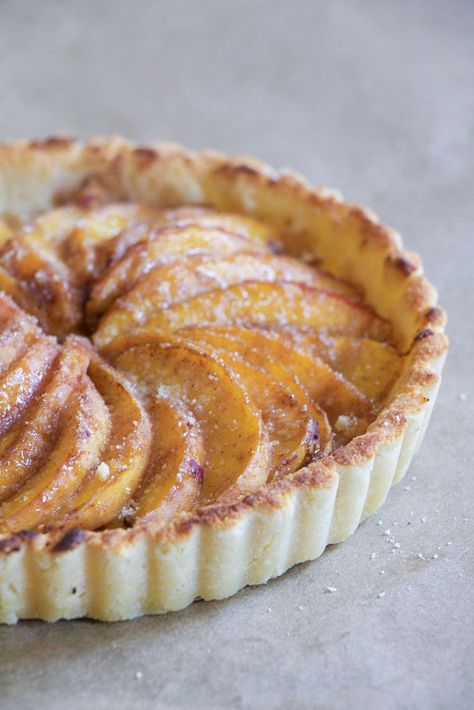 Peach Tart 4 Peach Tart Recipes, Grain Free Vegan, Pie Crust Uses, Vegan Tarts, Vegan Peach, Gluten Free Desserts Healthy, Peach Tart, Chile Sauce, Small Aircraft