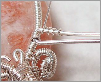 Wire Weaving Tutorial, Bijoux Fil Aluminium, Pendant Tutorial, Flat Nose, Diy Wire Jewelry, Wire Weaving, Wire Work, Wrapped Pendant, Weaving Techniques