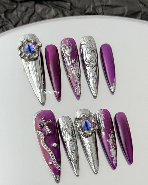 https://www.maniviva.com/shop/new-arrivals/snake-eye/ Snake Eyes Pressons New Arrivals #picoftheday #pressonnails #instadaily #elegance #halloween2024 #halloweencostume #halloweenmakeup #hallloweennails #nailinspiration #nailinspo #nailart #nails Nailinspo Nailart, Witch Nails, Pink Snake, Snake Eyes, Halloween Makeup, Nails Inspiration, Press On Nails, Nail Inspo, Halloween Costumes