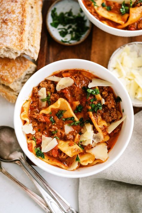 Slow Cooker Beef Lasagna Soup Recipe - Six Sisters Stuff Beef Lasagna Soup, Hobo Dinner Recipes, Six Sisters Recipes, Best Lasagna Recipe, Turkey Soup Recipe, Beef Lasagna, Lasagna Soup Recipe, How To Make Lasagna, Slow Cooker Lasagna