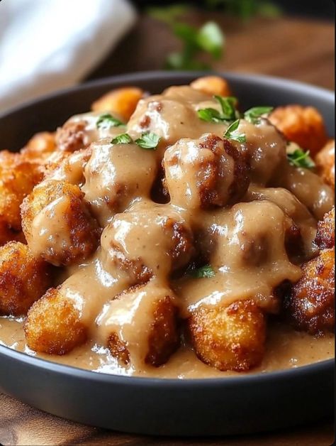 Tater Tot Sausage Breakfast Bowl with Gravy Mini Cheese Balls Recipe, Tator Tot Breakfast, Can Soup Recipe, Rouladen Recipe, Comforting Breakfast, Butter Bean Soup, Au Gratin Potato Recipes, Potatoe Pancake Recipe, Slow Cooker Stuffed Peppers