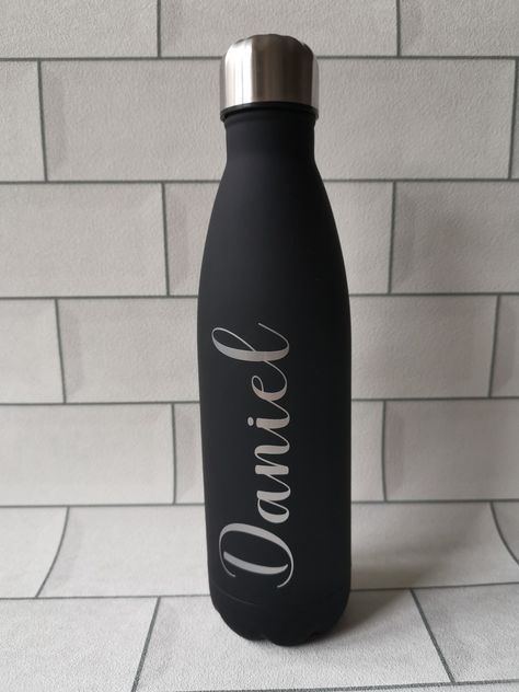 duel walled flask men cricut drinks Flask Design Ideas, Personalised Flask, Flask Design, Coffee Flask, Diy Birthday Gifts For Friends, Personalized Flasks, Diy Birthday Gifts, Friend Birthday Gifts, Diy Birthday