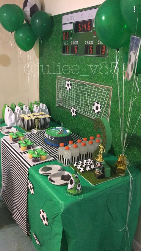 Boys Soccer Party, Football Presentation, Soccer Party Decorations, Soccer Theme Parties, Football Theme Birthday, Football Birthday Cake, Soccer Birthday Parties, Soccer Theme, Football Theme Party