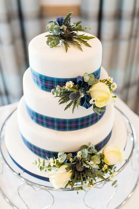 Traditional Scottish Wedding, Wedding Cake Color, Scottish Wedding Cakes, Scottish Wedding Themes, Picture Cake, Tartan Wedding, 25th Anniversary Party, Traditional Wedding Cakes, Cake Photos