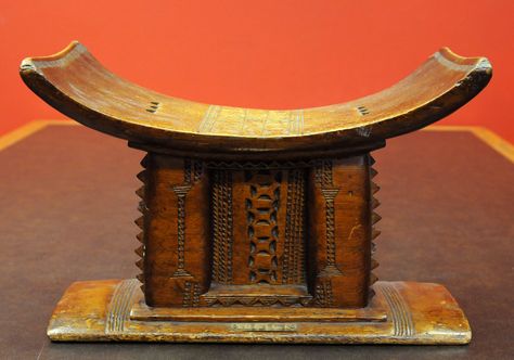 Songhai Empire Seat Ashanti Empire, Songhai Empire, Ashanti People, Law Library, African Furniture, Nigeria Africa, African Sculptures, Art Premier, Surface Decoration