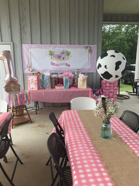 Cow Themed Birthday Backdrop, Pink Barnyard Backdrop, Pink Farm Animal Birthday Party, Pink Barnyard Birthday, Pink Farm Birthday Party, Farm Party Ideas, Pink Farm Birthday, Pink Barnyard Party, Pink Farm Party