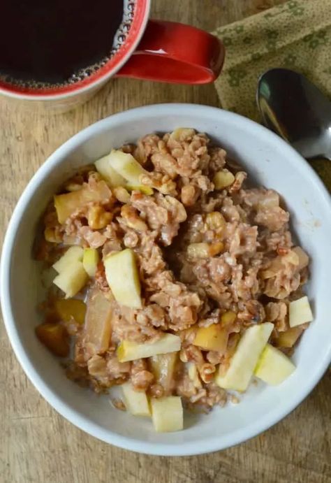 Apple Cinnamon Oatmeal Stovetop Recipe - Sugar Dish Me Stovetop Oatmeal, Wild Rose Detox Recipes, Healthy Oatmeal Recipes, Apple Cinnamon Oatmeal, Medicine Tips, Cinnamon Oatmeal, Stove Top Recipes, Healthy Oatmeal, Apple Crumble