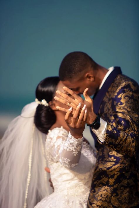 Wedding black couple kissing and showing ring on ring finger · Free Stock Photo Marriage Celebrant, Bring Back Lost Lover, Love Spell That Work, Black Couple, Wedding Kiss, Kissing Couples, Couple Wedding, Long Sleeve Wedding, African Wedding