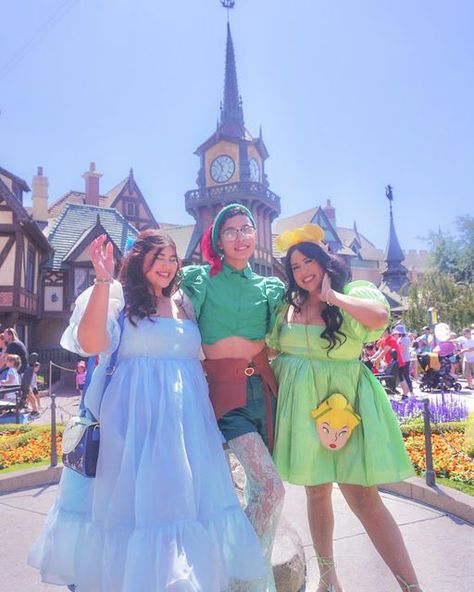 Peter Pan Disneybound, Peter Pan And Wendy, Disneyland Rides, Disneyland Castle, Gay Fashion, Disney Photos, Disney Life, Best Cosplay, Disney Fun