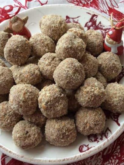 Moose (Mousse) Balls | Perchance to Cook Chocolate Mousse Balls, Moose Balls Recipe, Moose Balls, Moose Farts Recipe, Moose Poop Recipe, Moose Farts, Moose Recipes, Chocolate Caramel Cookies, Chocolate Pie With Pudding