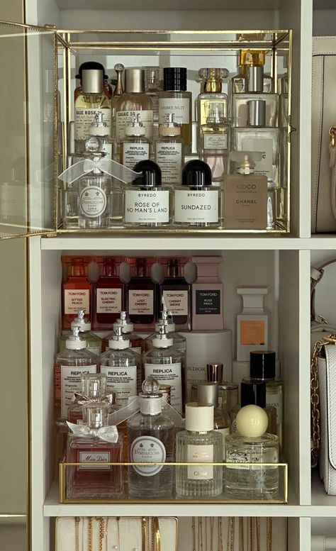 Perfume Wardrobe, Perfumes Collection, Collection Aesthetic, Fragrance Lab, Perfume Display, Fragrances Perfume Woman, Perfume Collection Fragrance, Perfume Scents, Perfume Design