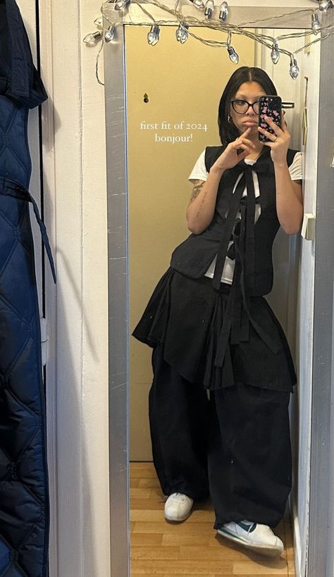 @shanelorange on ig Mascfem Outfit, Black Maxi Skirt Outfits, Alt Maxi Skirt, Maxi Skirt Alt Outfit, Acubi Fashion Long Skirt, Japanese Street Fashion Long Skirt, Japanese Street Style, Harajuku Style Black Dress With Ruffles, 90s Runway Fashion