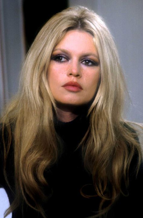 too school for cool, If housemates a Bridget Bardot haircut what ... Brigitte Bardot Style, Bardot Hair, Bridgette Bardot, Bridget Bardot, Bardot Style, Actrices Hollywood, French Actress, Beauty Icons, Brigitte Bardot