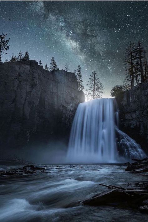 waterfall night stars view nature Dark Art Photography, The Night Sky, Pics Art, Nature Pictures, Land Scape, Beautiful World, Night Sky, Night Skies, Beautiful Landscapes