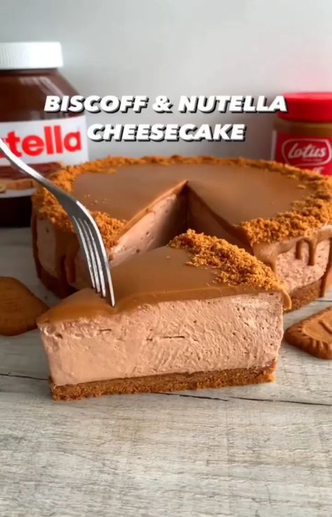 Dessert Universe🧁 on Instagram: “NO-BAKE BISCOFF & NUTELLA CHEESECAKE 😍 It has a buttery Biscoff base, a creamy Nutella cheesecake filling, and a smooth Biscoff topping…” Biscoff Recipes, Biscoff Cheesecake, Nutella Cheesecake, Daily Recipes, Easy Baking Recipes Desserts, Tasty Baking, Baked Dessert Recipes, Fun Baking Recipes, Food Videos Desserts