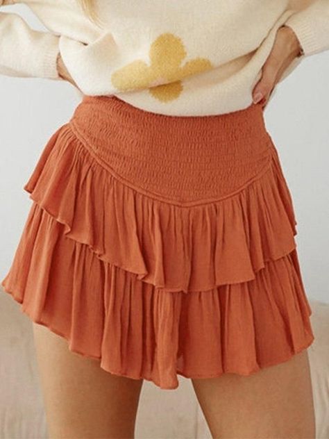 2023 Buy Smock Tiered Ruffle Mini Skirt under US$28 in Skirts Online Store. Free Shipping with US$69+. Check reviews and buy it today. Style: Casual/Street/Y2K/Sexy/Sweet/Vintage/Vacation Fabric Content: Polyester, Viscose Fit Type: Regular fit Length: Above Knee #y2k #retro #aesthetic #vintage #vintagestyle #backtoschool #backtoschooloutfits #firstdayofschooloutfit #spring #summer #summerstyle #streetstyle #outfits #ootd #trendyoutfits #fashionista #casualoutfits #ruffle Retro Summer Outfits, Stile Boho Chic, Vintage Vacation, Street Y2k, Ruffle Mini Skirt, Estilo Boho Chic, Wrap Around Dress, Retro Summer, Smocked Dress