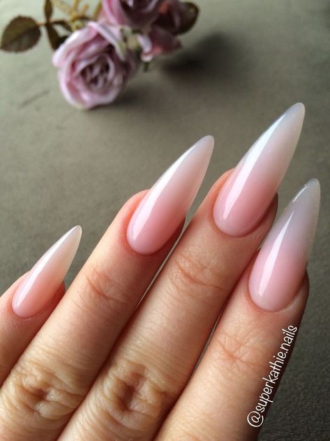 Almond Nails French, Long Almond Nails, French Pedicure, Unghie Sfumate, Stiletto Nail Art, Gelish Nails, Almond Shape Nails, Almond Nails Designs, Almond Nail