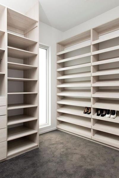 How to Organise Clothes In Your Wardrobe Shoe Storage Ideas Closet, Storage Ideas Closet, Walk In Robe Ideas, Shoe Storage Wardrobe, Wardrobes Ideas, Organise Your Wardrobe, Shoe Shelf In Closet, Shoe Storage Ideas, Ideas Closet