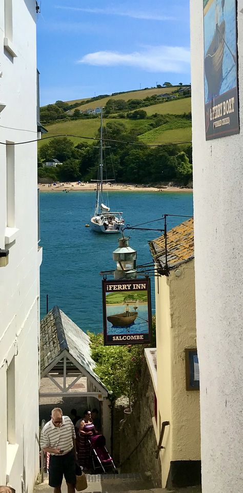 Salcombe Aesthetic, Boat Steps, British Summer Aesthetic, British Beach Aesthetic, Seaside England, Seaside Town Aesthetic, Uk Seaside Aesthetic, Cornwall Beach Aesthetic, Cornish Summer