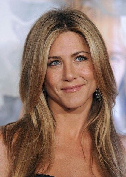 Jennifer Aniston Just Go With It Hair, Jennifer Aniston Side Part, Jennifer Aniston Hair Blonde, Jennifer Aniston Bronde, Jennifer Aniston Hair Lolavie, Jenefer Anderson Hair, Jennifer Aniston Color Palette, Jennifer Aniston Hair Brown, Jennifer Aniston Makeup