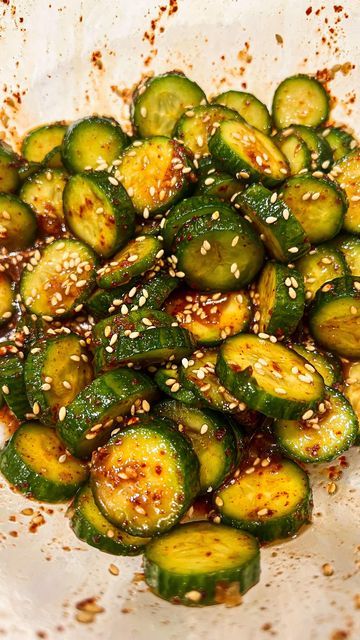 Steph | Food + Recipes on Instagram: "𝙃𝙤𝙬 𝙩𝙤 𝙈𝙖𝙠𝙚: 𝘾𝙪𝙘𝙪𝙢𝙗𝙚𝙧 𝙆𝙞𝙢𝙘𝙝𝙞 One of my friends asked me to share my cucumber kimchi recipe so here is the most updated recipe! I make this cucumber kimchi side dish almost every day for lunch. It’s refreshing, spicy, salty yet sweet and so satisfying. This is the perfect veggie dish to make if you’re limited on time (you can also skip steps 2&3 if you’re in a rush). Ingredients: 6 Persian /mini cucumbers 1 tbsp salt 1 tbsp minced garli Salad Korean, Sunomono Salad, Korean Cucumber Salad, Cucumber Salad Vinegar, Shirazi Salad, Lebanese Garlic Sauce, Korean Cucumber, Spicy Cucumber Salad, Spicy Cucumber